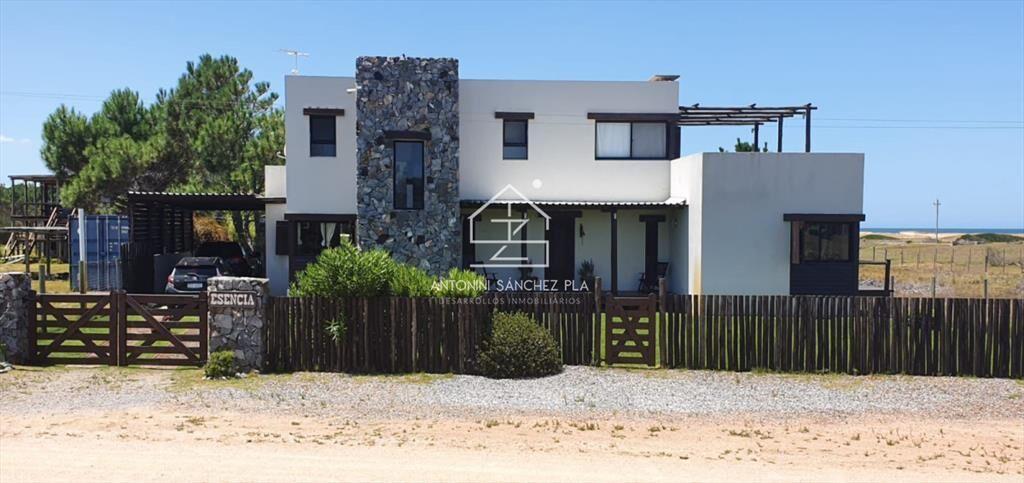 VENTA ESPECTACULAR CHALET ARENAS DE JOSE IGNACIO