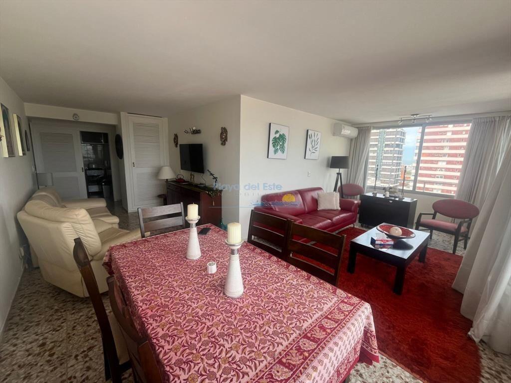 Apartamento en Alquiler de 2 dormitorios en , del