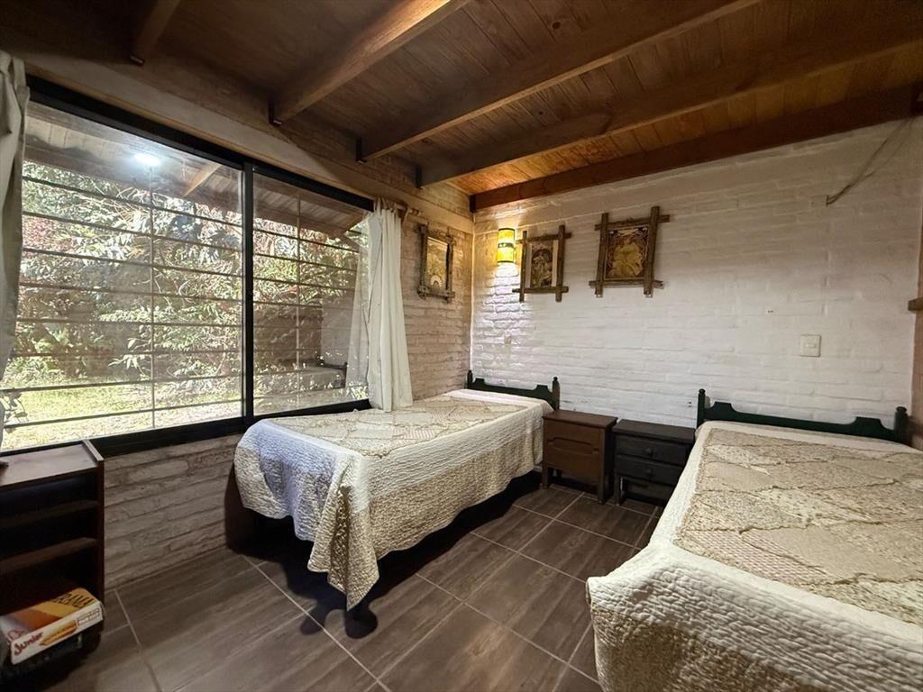 SE VENDE CASA 2 DORMITORIOS, BARBACOA GUAZUVIRA