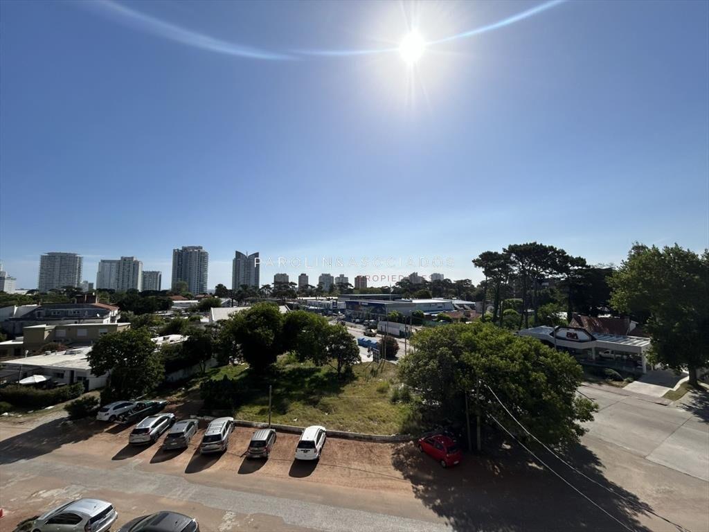 VENTA DE APARTAMENTO DE 2 DORMITORIOS Y 2 BAÑOS
