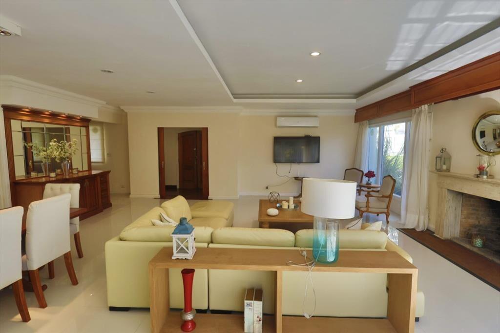 CASA EN VENTA 5 DORMITORIOS A METROS DE LA PLAYA