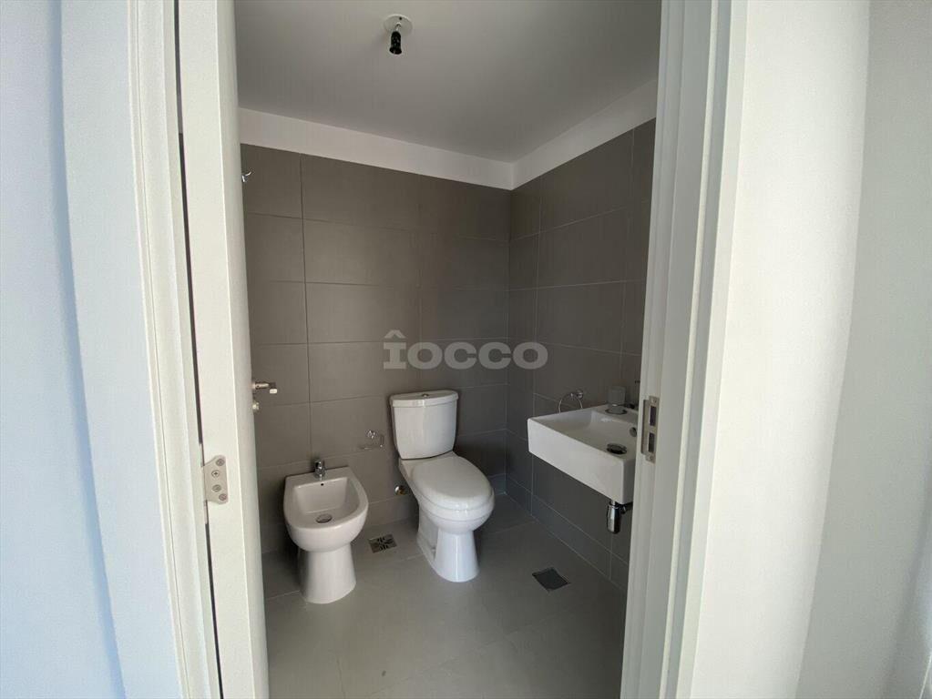 Apartamento en Venta de 3 Dormitorios y 2 baños en la Aguad
