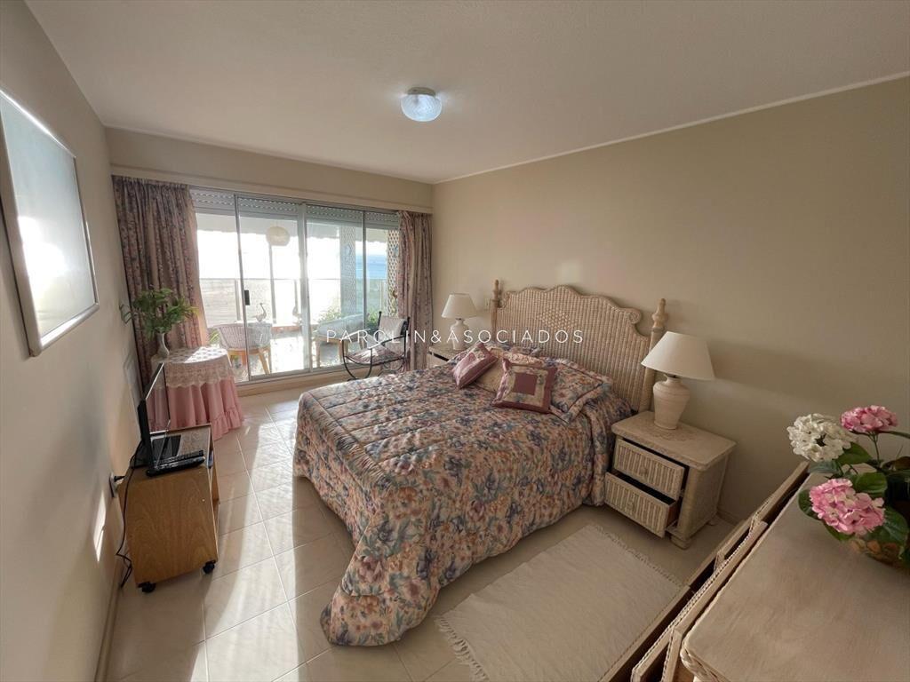 Apartamento en venta en primera línea de Mansa 2
