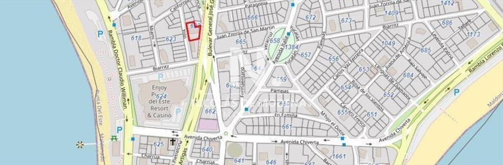 Lote en excelente ubicación sobre Av Boulevard