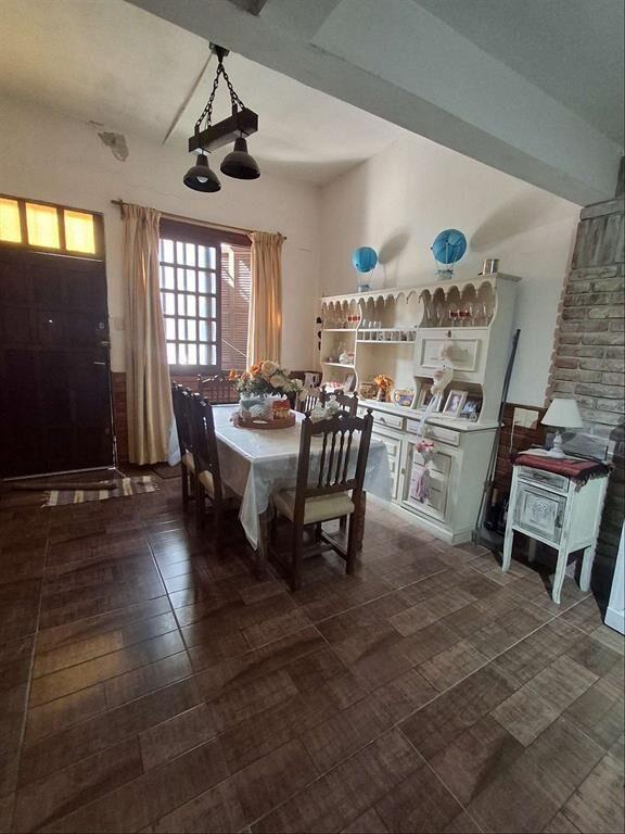 Venta de amplia casa, 3 dorm, garage, patio, PU, Prado
