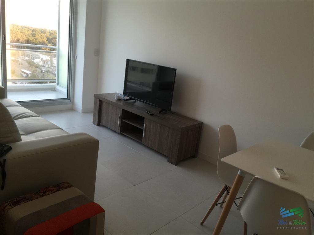 ALQUILER ANUAL, TORRE CON SERVICIOS, 1 DORMITORIO, PUNTA DE