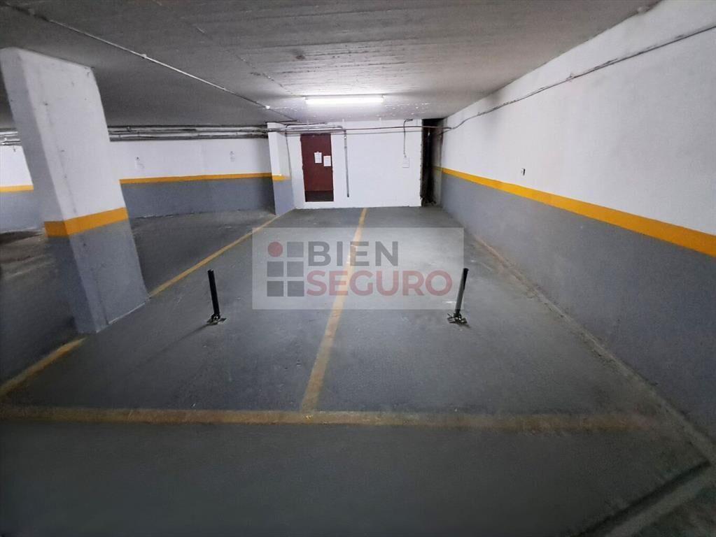 Oportunidad. Cómodos garajes fijos en alquiler en Puerto de