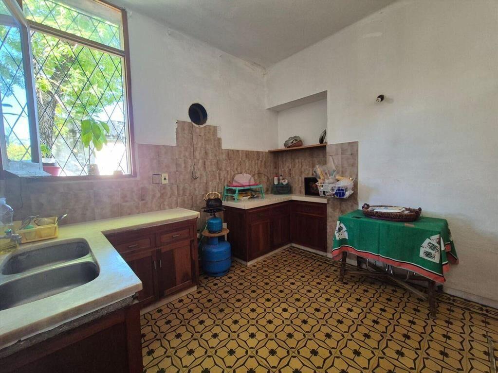 Venta casa 4 dormitorios en Dolores Barrio Centro
