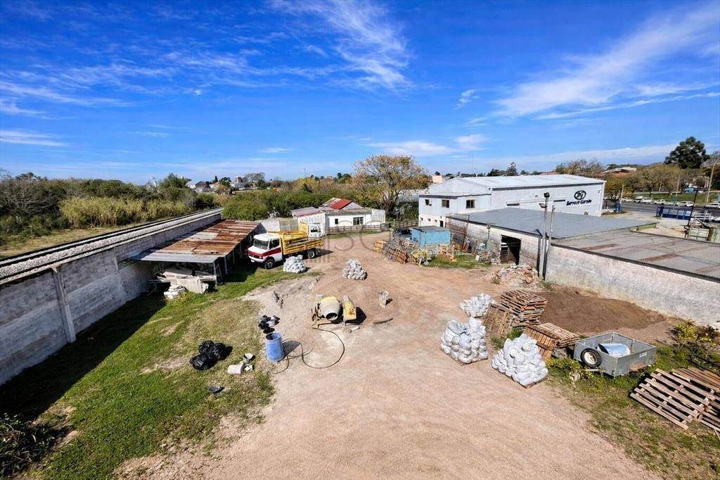 VENTA LOCAL COMERCIAL Y TERRENO
