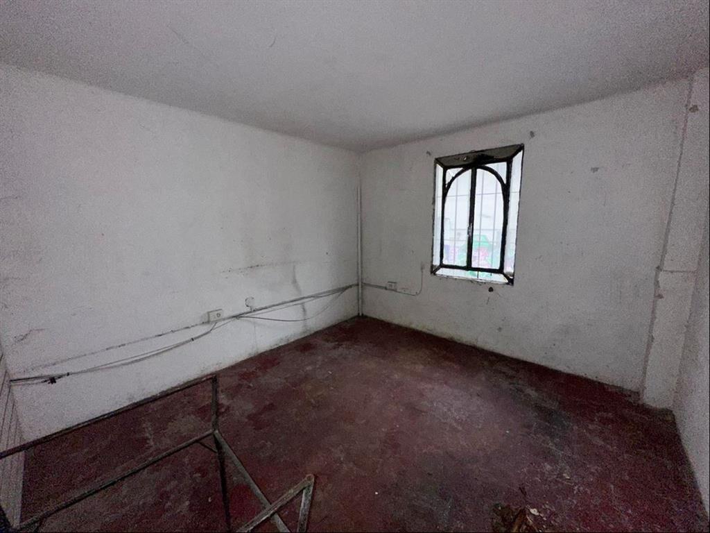 Venta local comercial + casona de altos Prox Barrio Reus