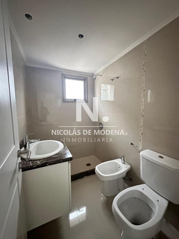 Vende apartamento de 2 dormitorios en Roosevelt,