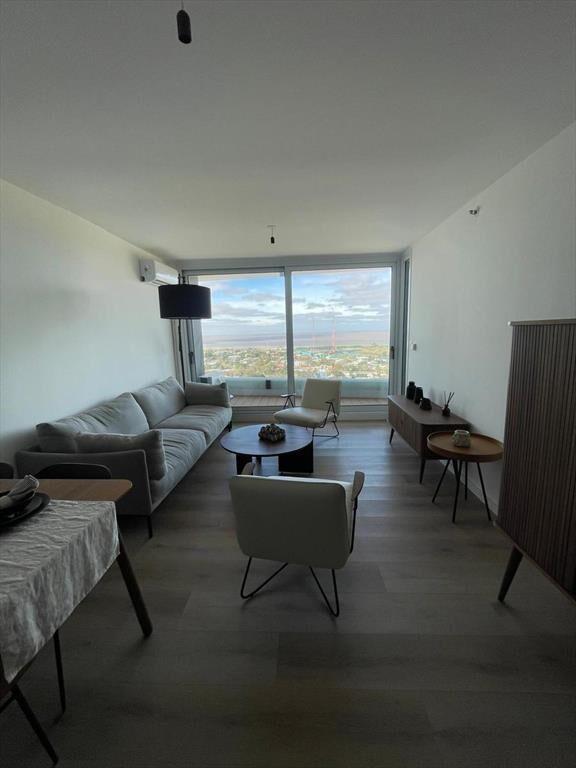 Apartamento en venta,3 dormitorios,2 baños, amplio balcón c