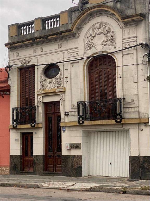 Alquiler Garaje para 25 autos con área techada y abierta Re