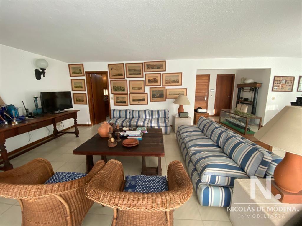 Puerto con 2 suites y dependencia de servicio