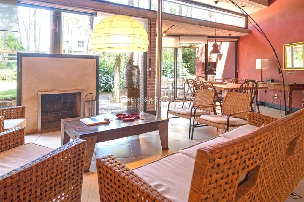 VENTA DE CASA DE 3 DORMITORIOS EN LAGUNA BLANCA