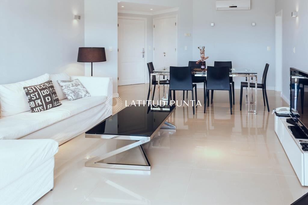 Apartamento en Mansa, 2 dormitorios y parrillero