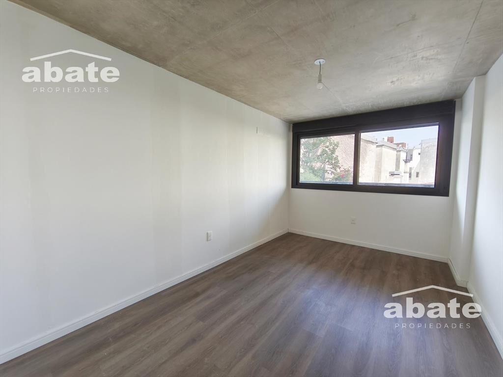 Venta de Apartamento de dos Dormitorios y dos Baños en Poci