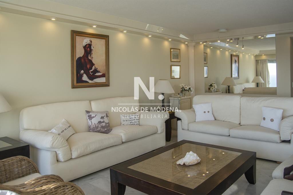 Departamento de 4 dormitorios en venta frente al