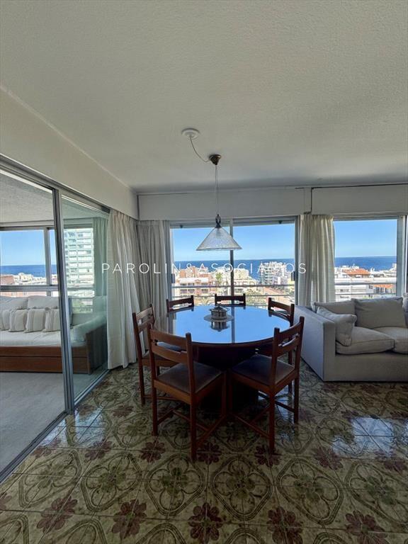 Apartamento en Venta y Alquiler, Peninsula, Punta