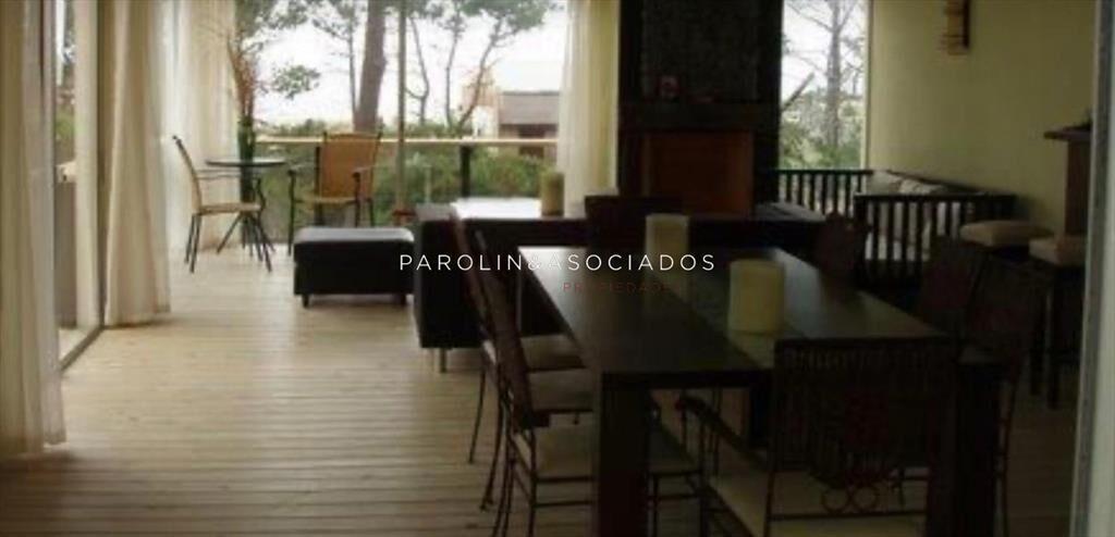 Casa en venta de 5 dormitorios, La Barra-Punta del Este