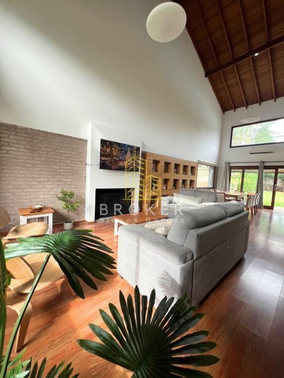 Venta y alquiler anual de moderna casa en mansa 5