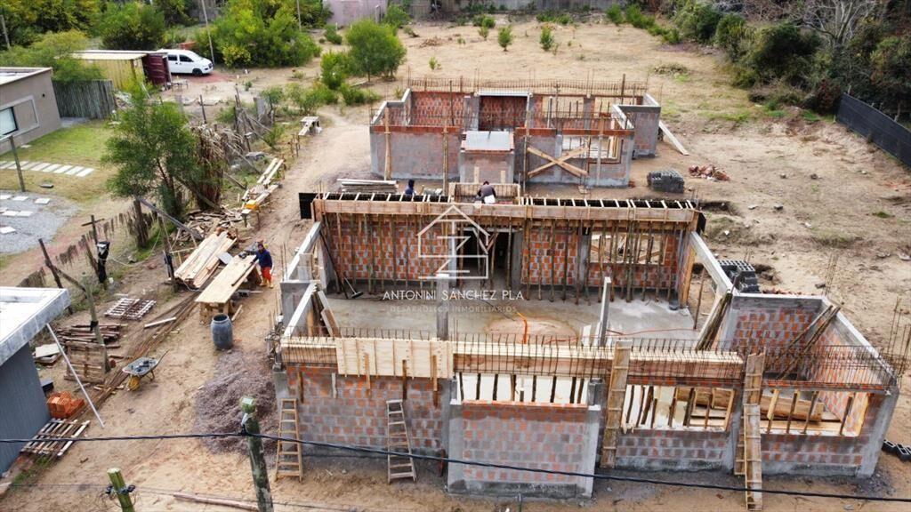 Casa a estrenar en Parque Burnett U$S 325.000