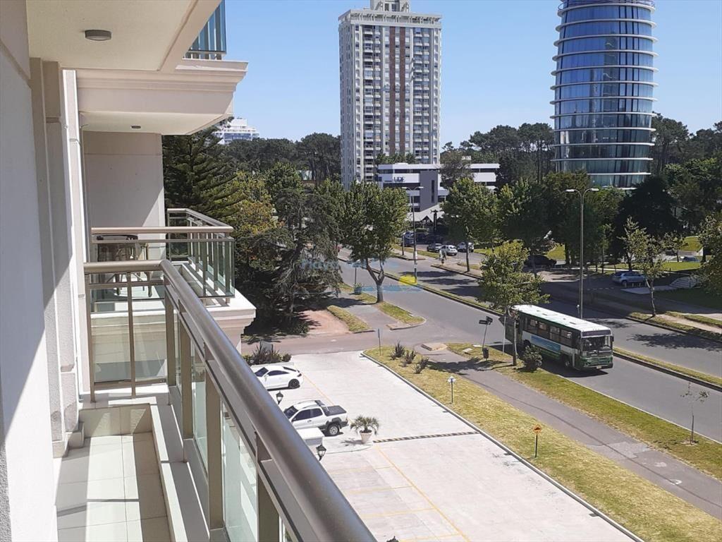 Apartamento de 3 Dormitorios en Alquiler temporal