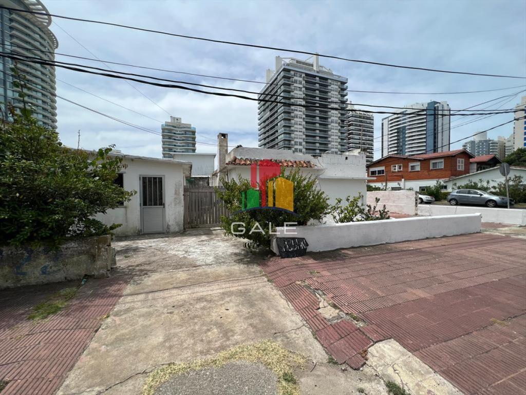 TERRENO CON CASA PARA INVERSIÃ?N LA PASTORA 217 M