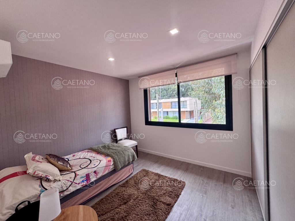 Venta casa 5 dormitorios. Solanas, Punta ballena.