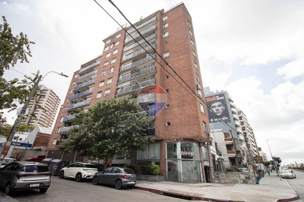 Venta apto 4 dormitorios, 3 baños y 2 cocheras