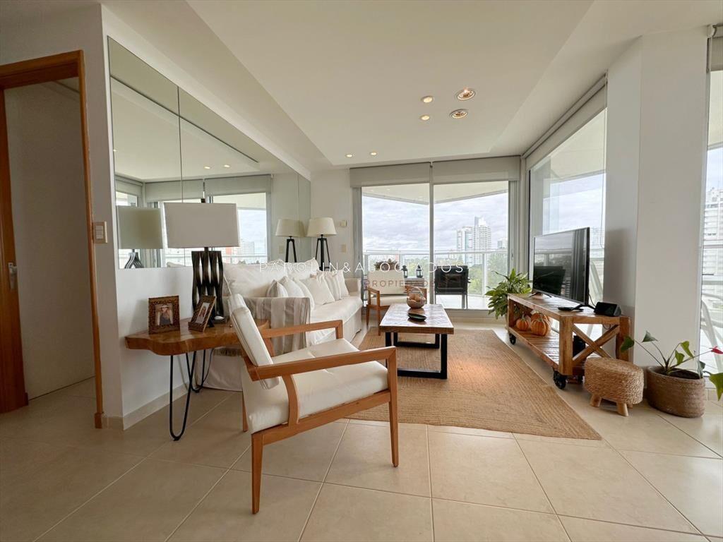 Apartamento de 3 dormitorios en suite en Edificio