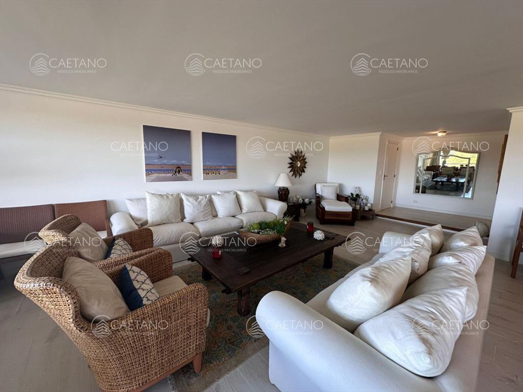Se vende departamento de 4 dormitorios , Playa