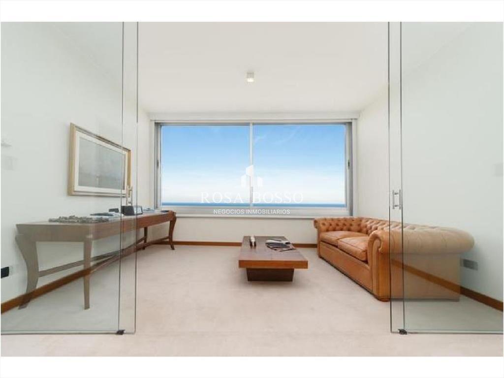 Apartamento en Brava, 4 dormitorios *