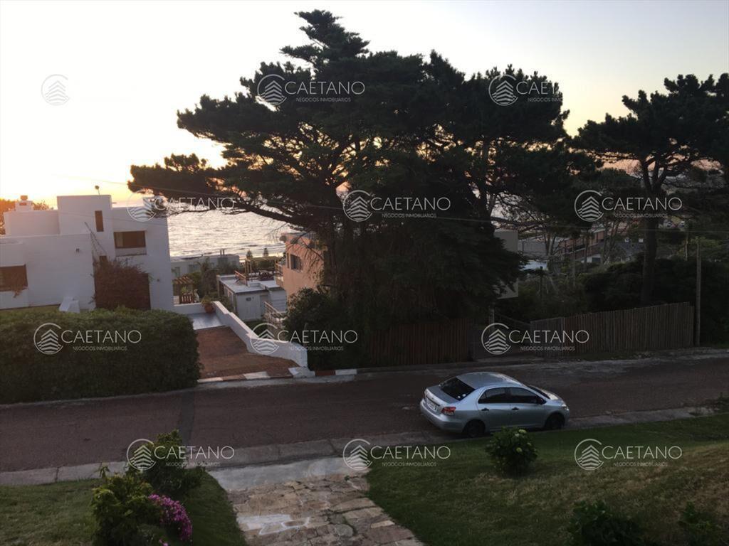 Venta de casa de 3 dormitorios en Punta Ballena