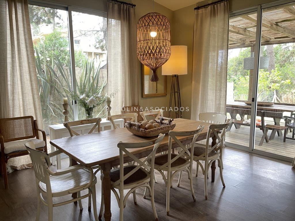 Casa de 4 dormitorios en venta, Montoya La Barra