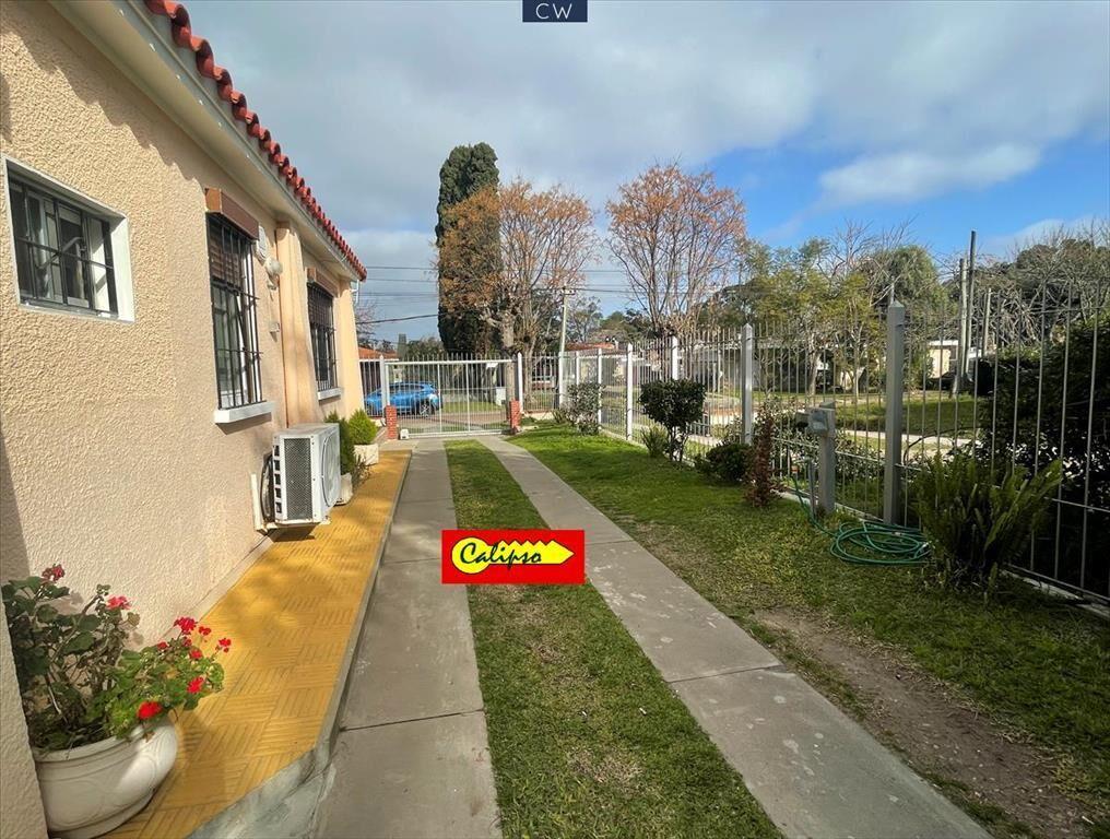 Venta - Casa en Atlantida - 2 dorm.+ Apto + Piscina