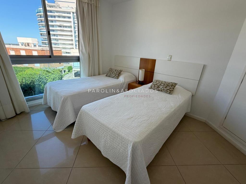 Apartamento en venta de 3 dormitorios en Brava,