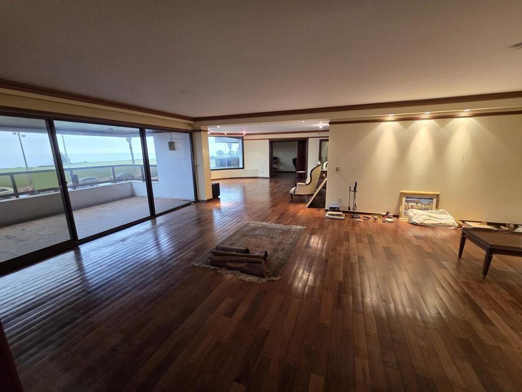 Rambla de Punta Carretas, 382 m2 , ggex3 , piscina, gimnas