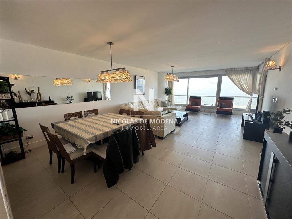 Vende apartamento de Le Parc en Punta del Este