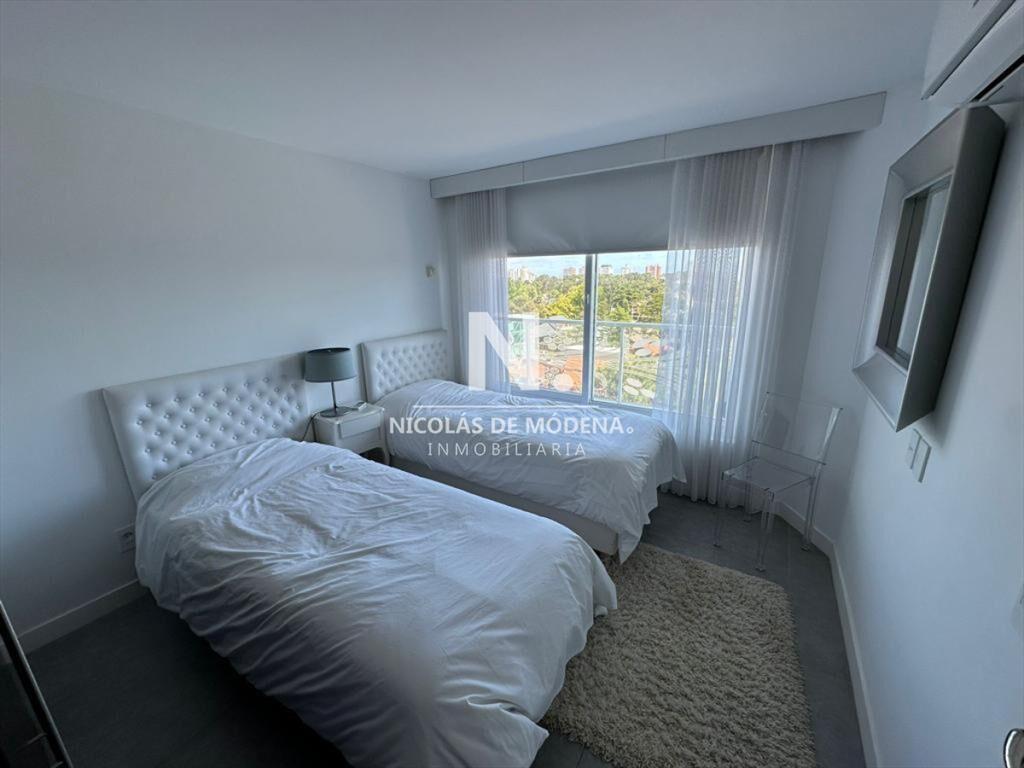 Departamento en venta, 2 dormitorios, Punta del
