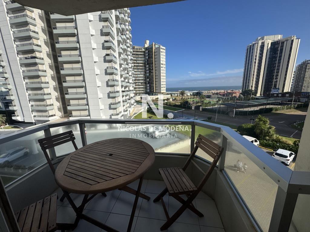 Apartamento en venta con vista directa al mar