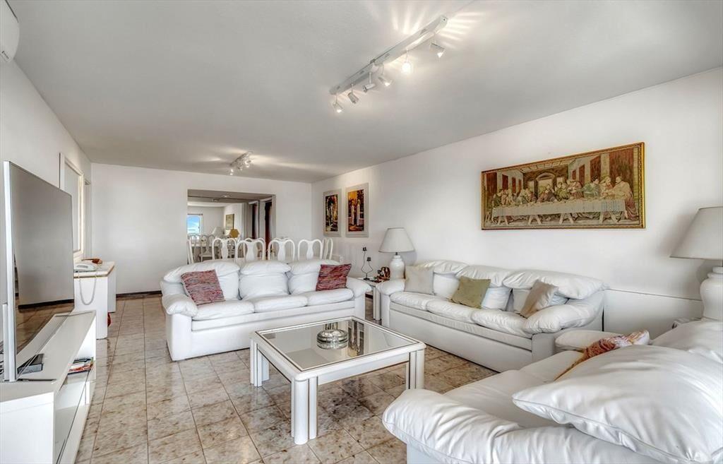 APARTAMENTO EN VENTA FRENTE AL MAR MANSA PISO ALTO