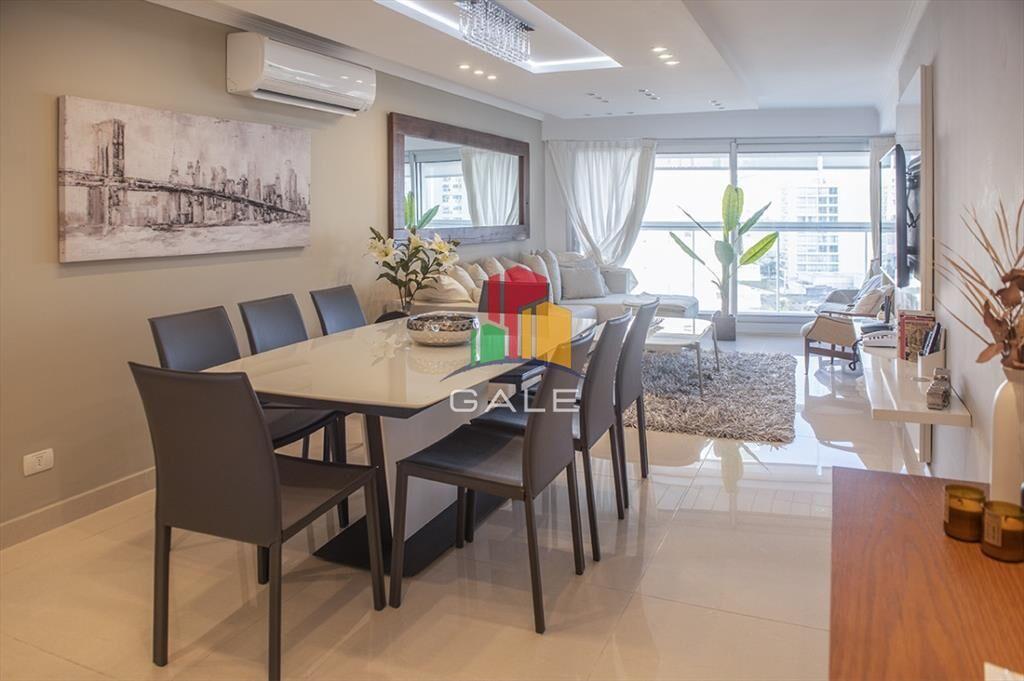 Vende apartamento de 2 dormitorios esquinero en