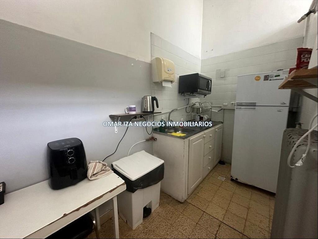 AQUILER OFICINAS EN AGUADA DE 250M2 APROX, ESCRITORIO, CONS