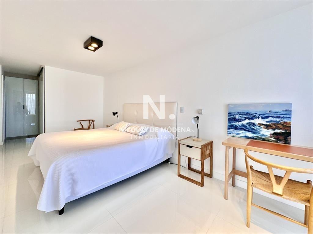 Vende apartamento en Mansa, Punta del Este de 3 dormitorios
