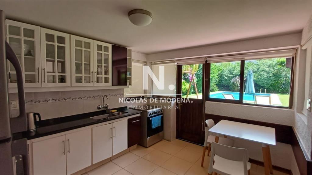 Vende gran casa para vivir todo el año, de 3 en