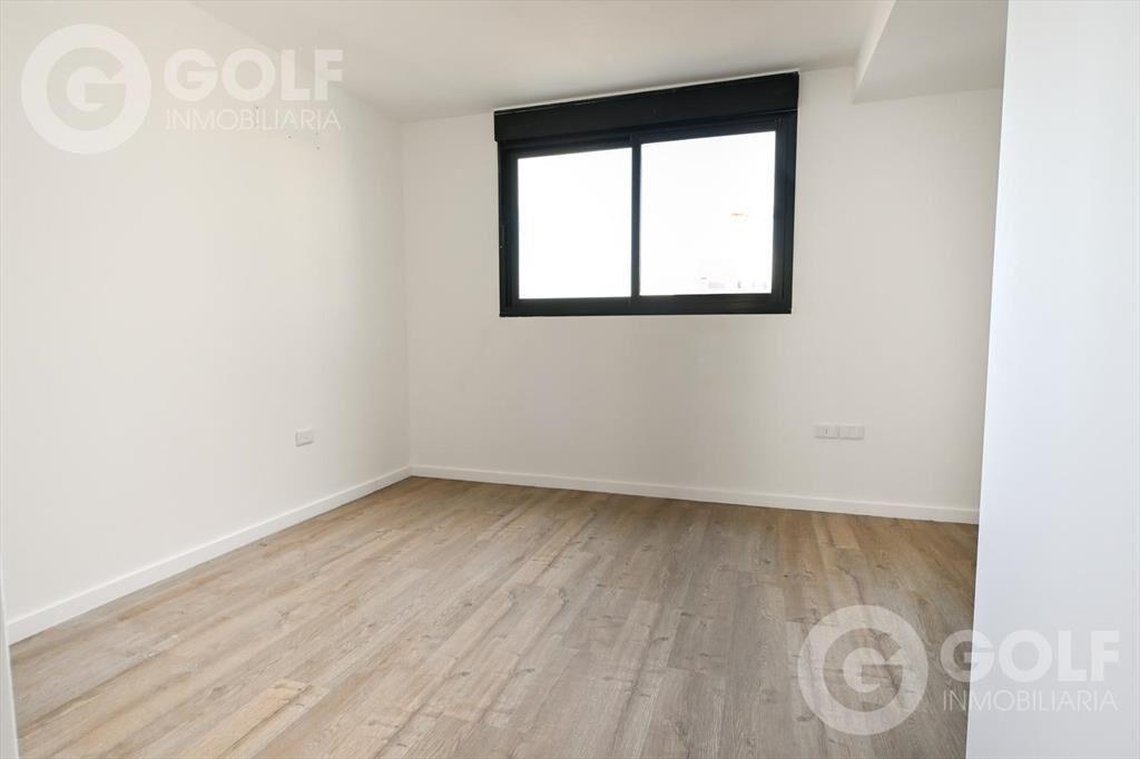 Venta de apartamento de dos dormitorios con terraza - Centr