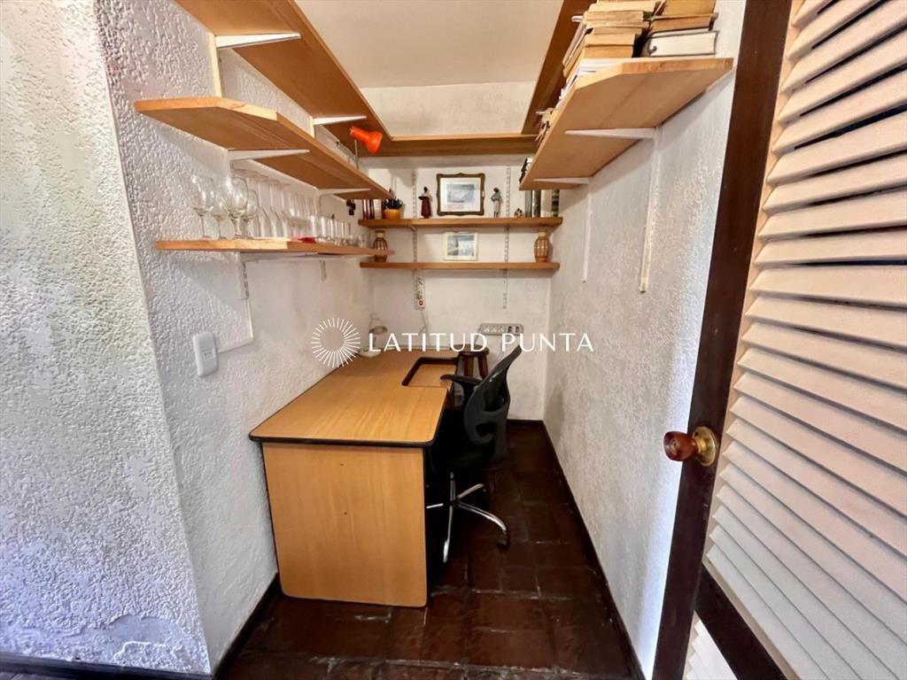 Apartamento 2 dormitorios y medio. Brava