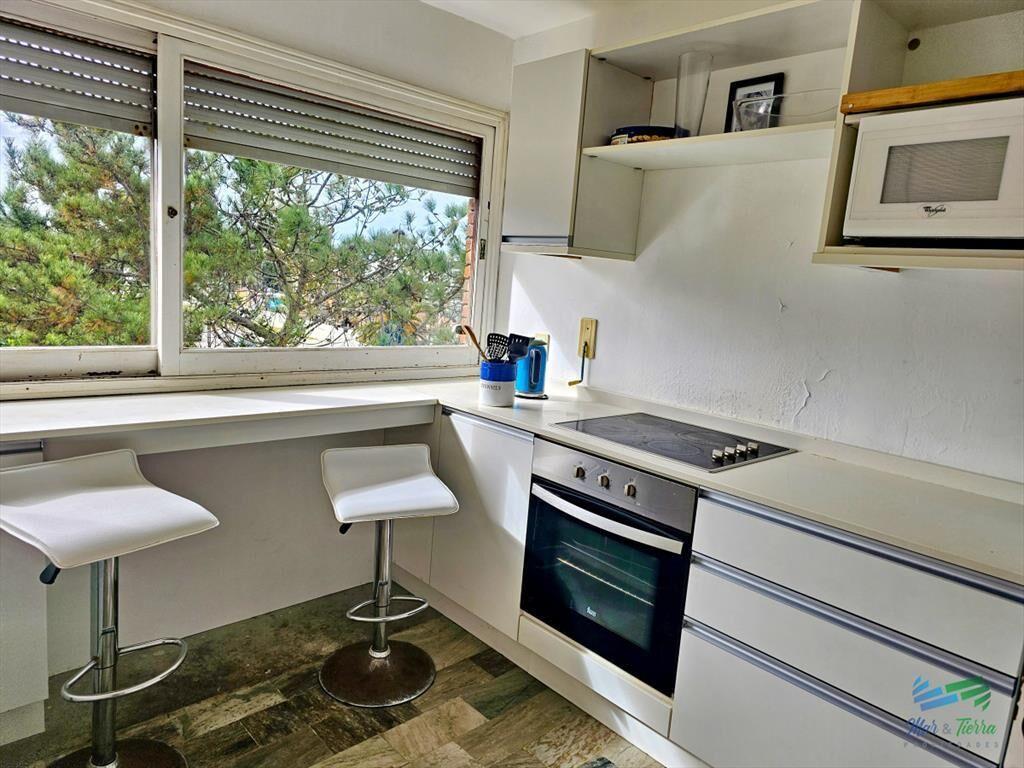 En venta apartamento 2 dormitorios con vista parcial a play