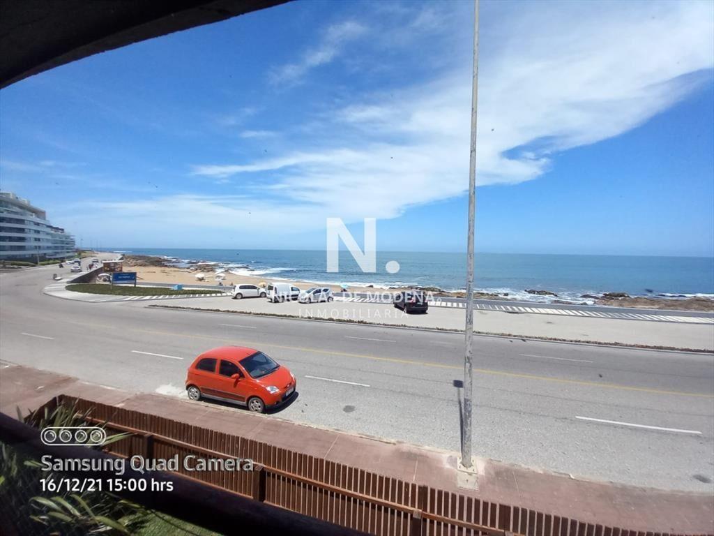 Vende casa en excelente estado, reciclada. De 6